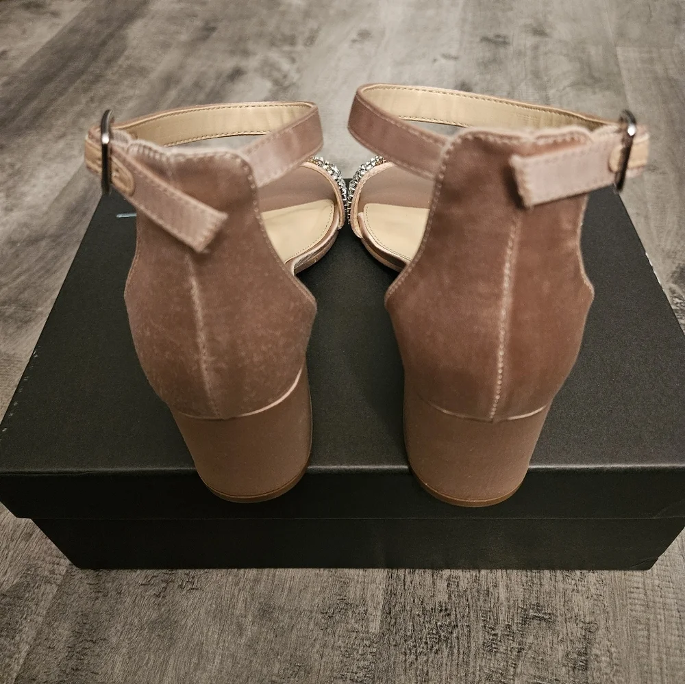 NWT Betsey Johnson Mel Rhinestone Champagne Block Heel Pumps - Picture 4 of 10